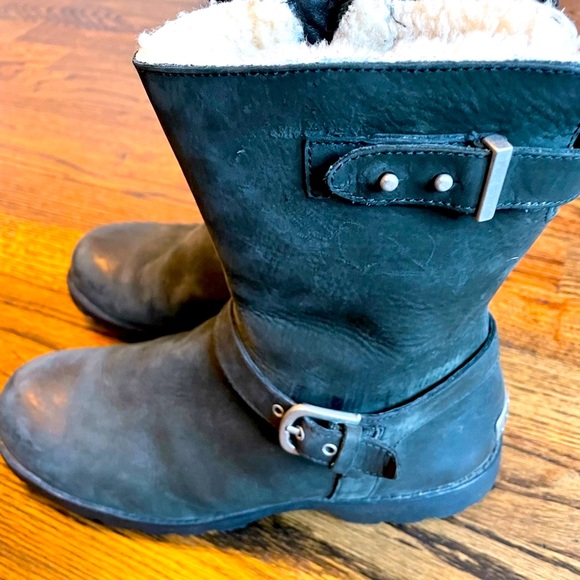 UGG black leather boots * WARM * lined with sheep skin * Women’s size 7 - Picture 4 of 4